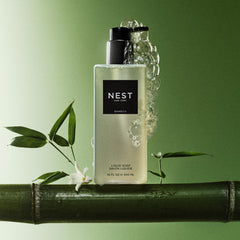 NEST New York Bamboo avec extraits naturels pour une peau douce pendant le lavage.