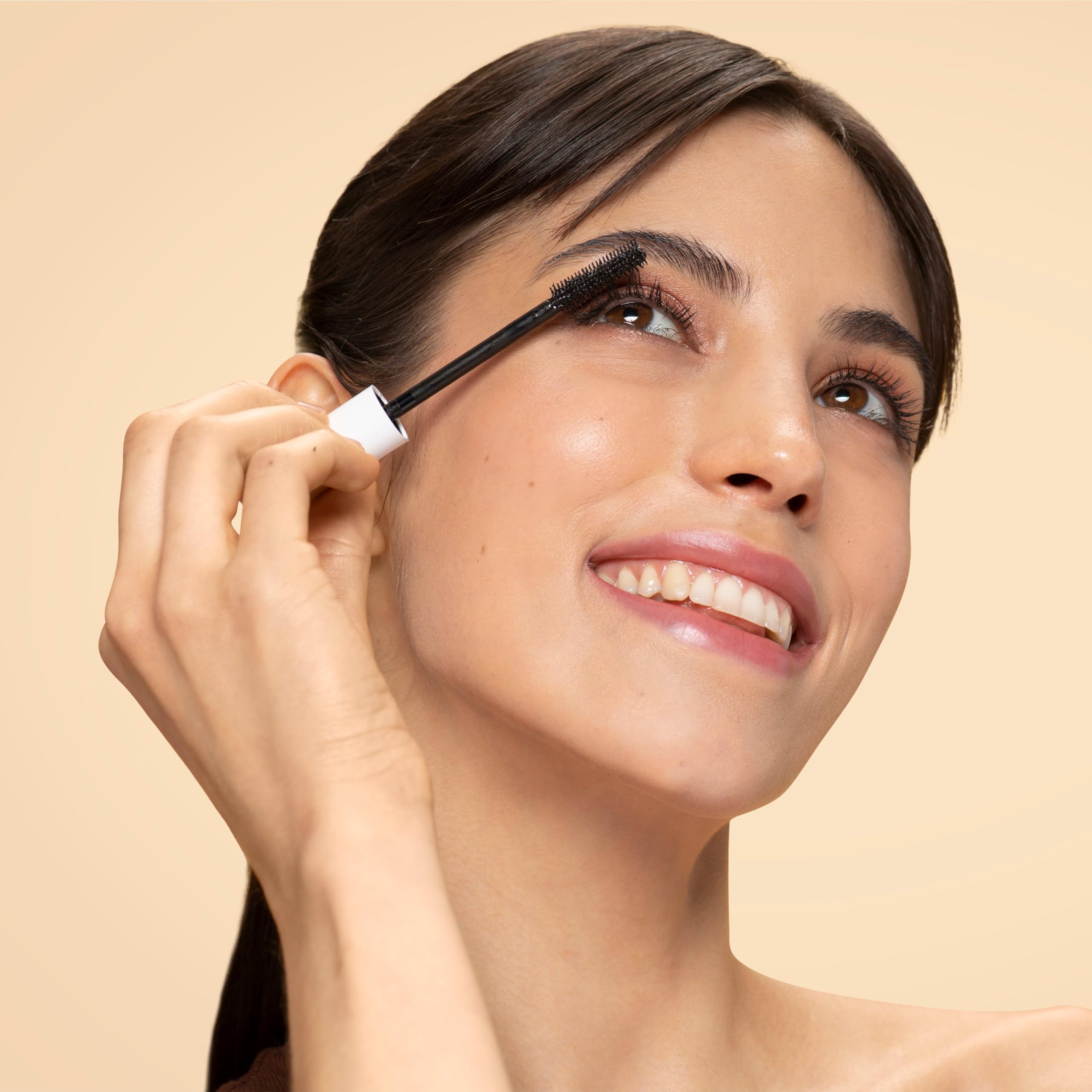 Mascara Neutrogena Healthy Definition – brosse courte pour curling léger.