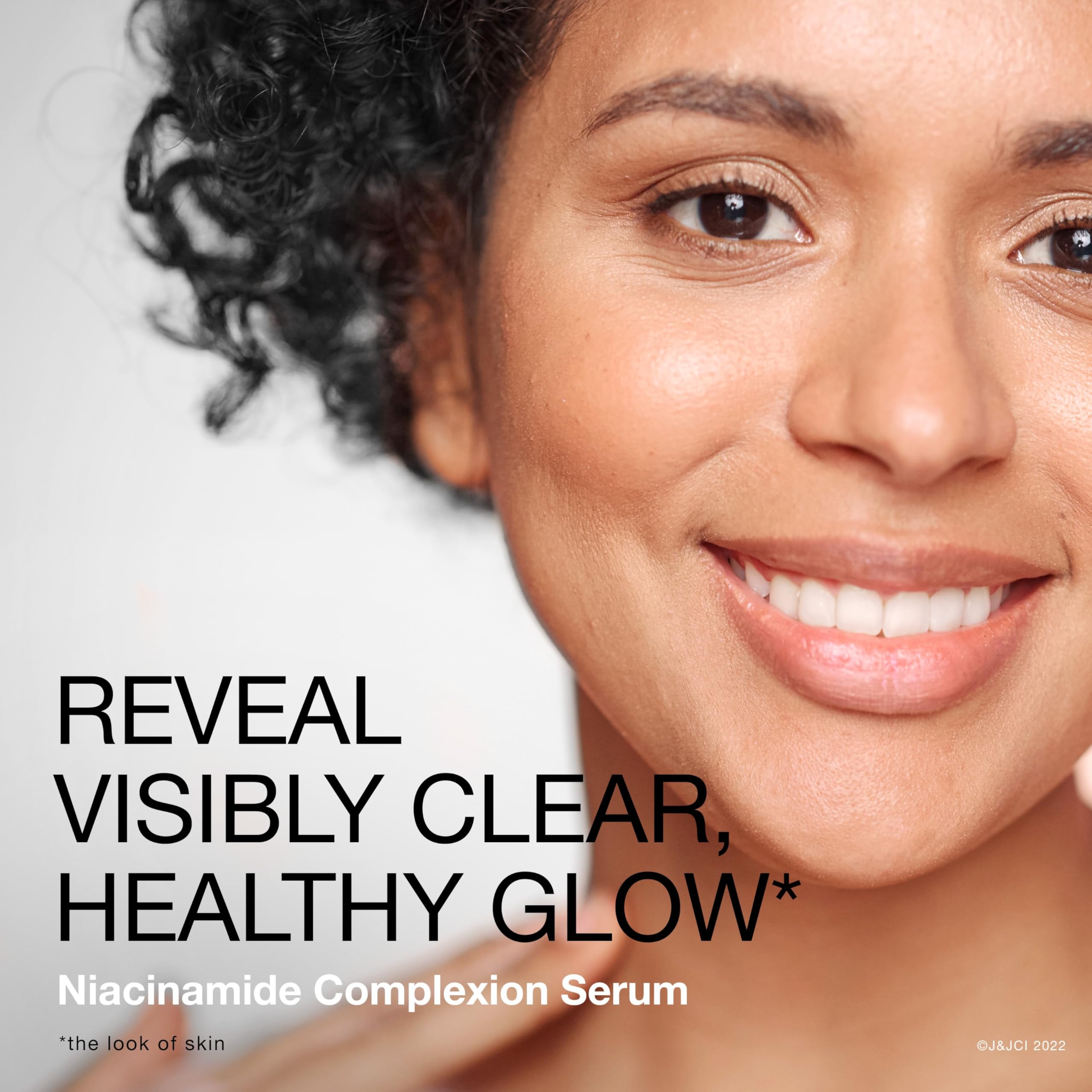 Texture légère du sérum Neutrogena Hydro Boost + Niacinamide, absorption rapide.
