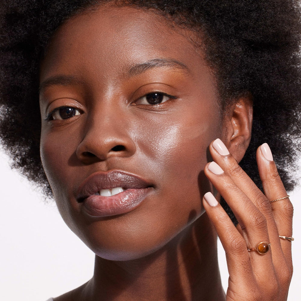 Neutrogena Purescreen+ Appliquer-sous-maquillage-visage; facile à superposer sous le maquillage.