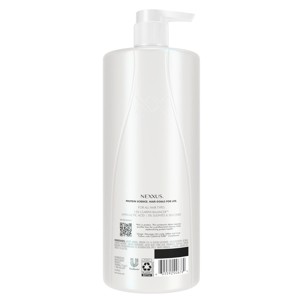 Nexxus Clean & Pure ProteinFusion: la bouteille met en valeur l’hydratation et l’élasticité des cheveux.