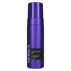 Nexxus HY-VOLUME Mousse Nuage en bouteille offrant un volume durable.