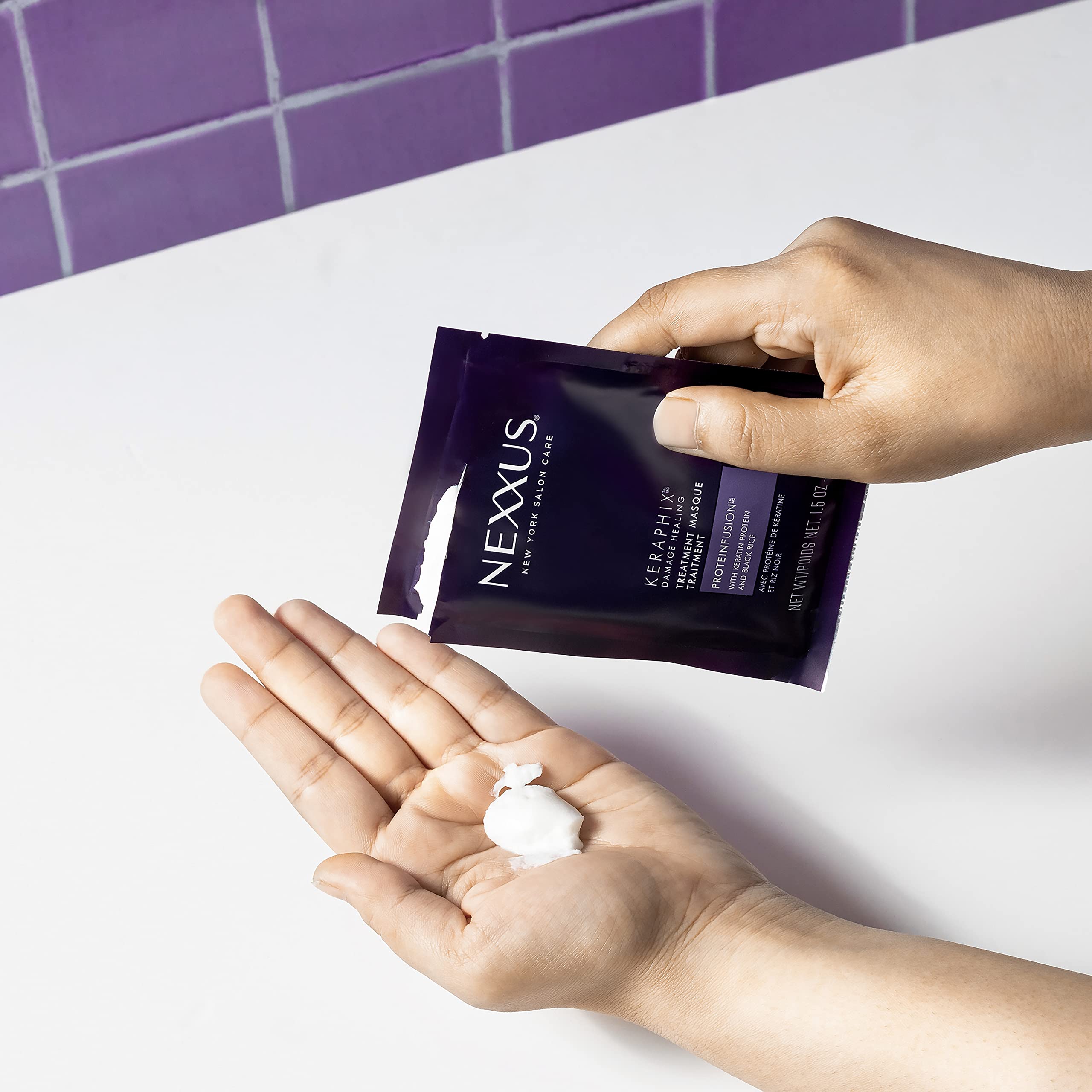 Nexxus Keraphix Masque texture beurre facile à prélever.