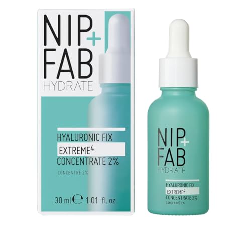 Nip+Fab Hyaluronic Fix Extreme 4-2, gouttes dans la main, absorption rapide.