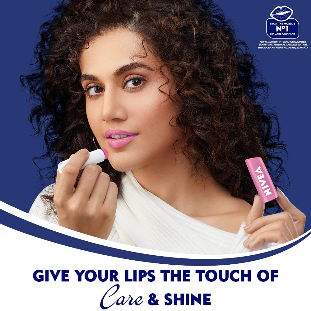 Parfum délicat de roses du baume lèvres rose NIVEA.