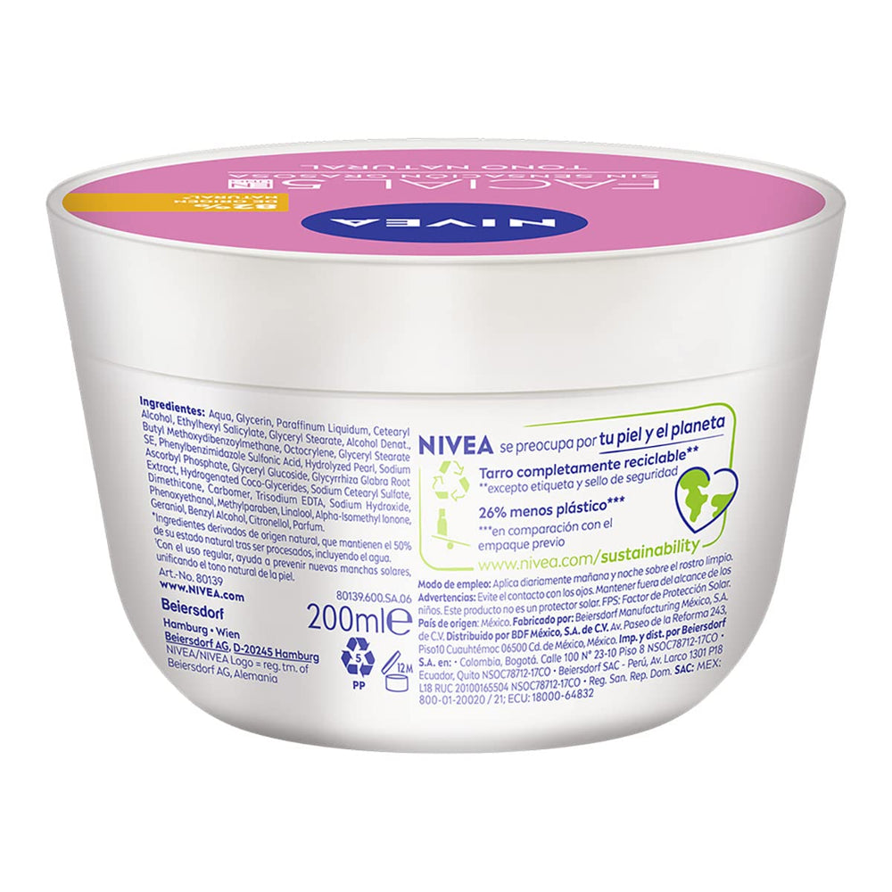 Plus de 130 ans d’expertise NIVEA dans l’emballage Éclaircissant Naturel.