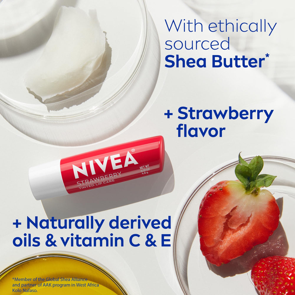 Emballage compact du pack 4 NIVEA Soin Lèvres Fraise.