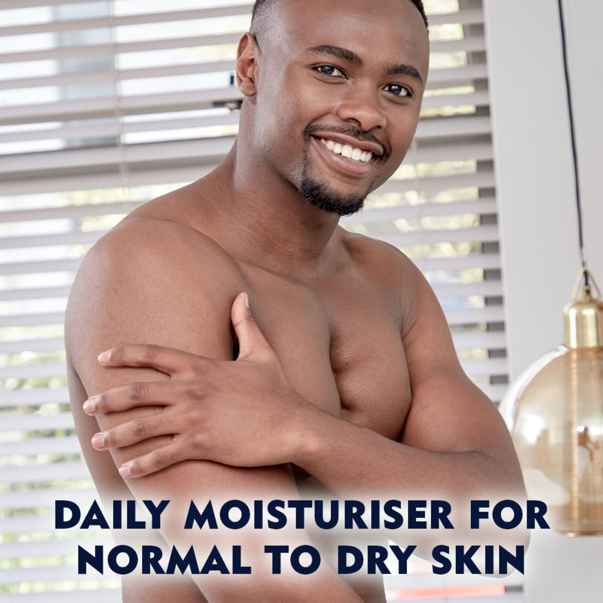Application quotidienne de NIVEA Men Cool Kick Crème pour le corps pour fraîcheur durable