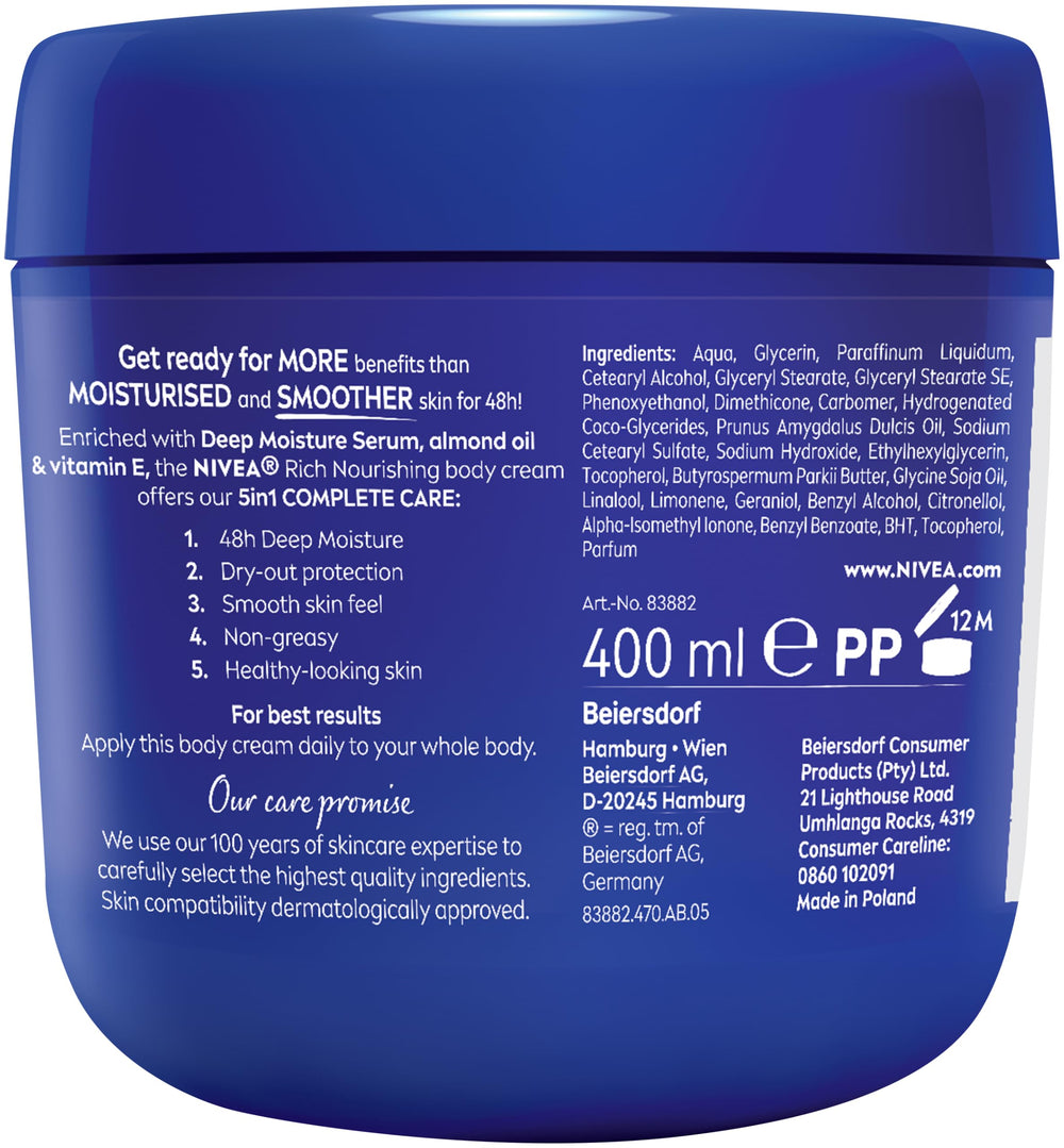 Rituel hydratant quotidien avec NIVEA Crème Corps, parfum léger et bien-être.