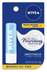 NIVEA Soin Lèvres Smoothness SPF 15 : bâton lèvres prêt à l'emploi, texture douce et nourrissante.