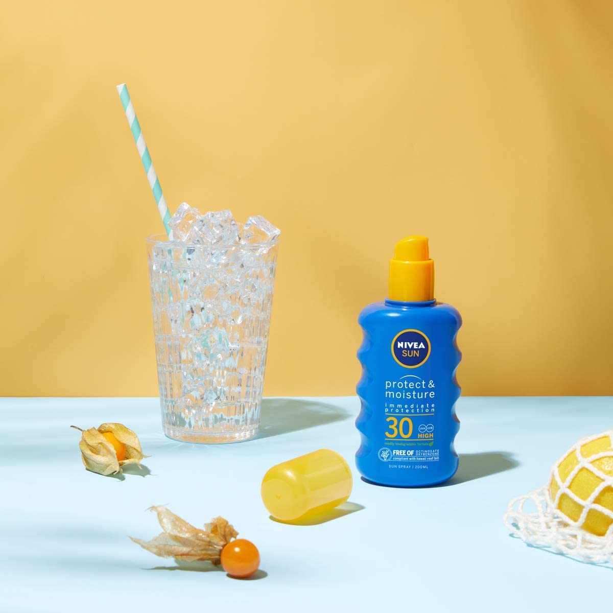 NIVEA Soleil Emballage SPF30 estival, format portable dans le sac.