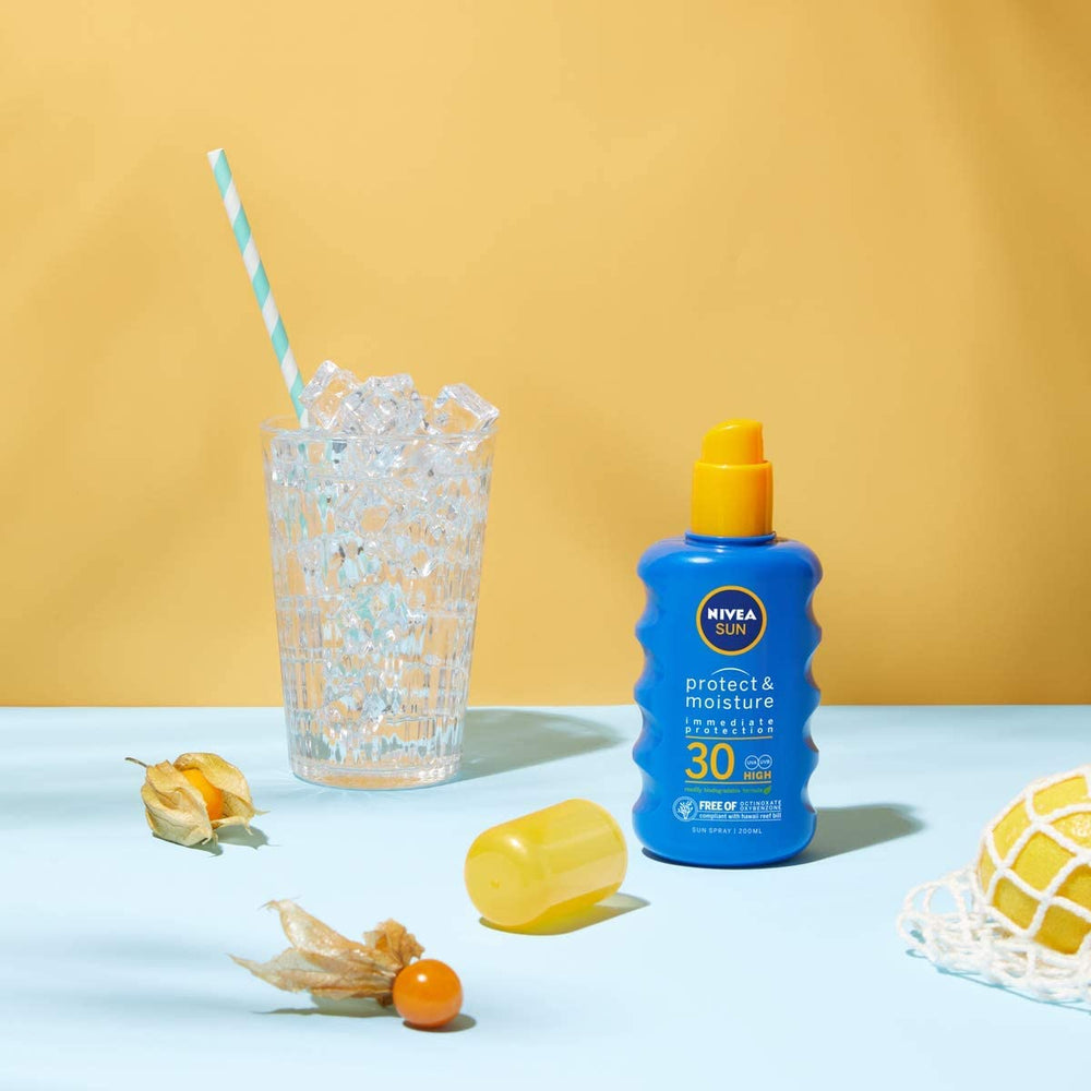 NIVEA Soleil Emballage SPF30 estival, format portable dans le sac.
