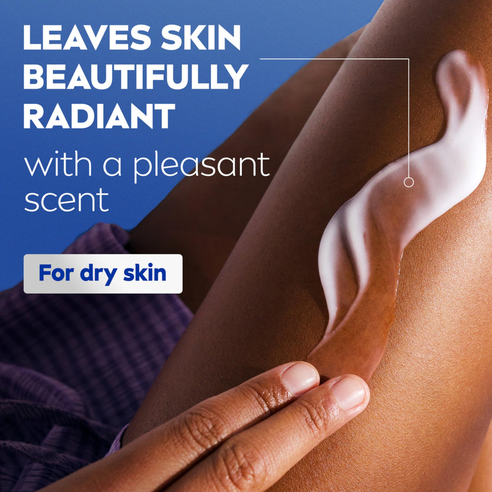 NIVEA Texture crème hydratante visible sur peau sèche et terne.
