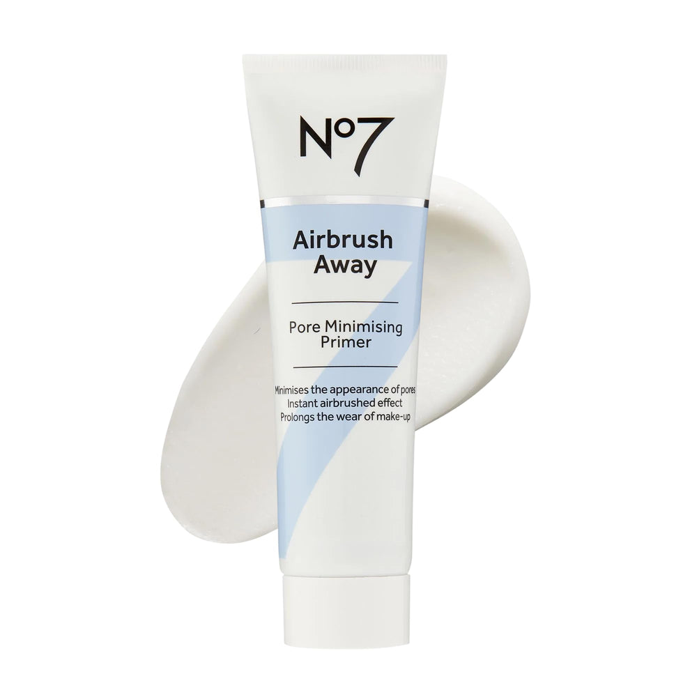No7 Airbrush Away, finition matte qui floute les pores pour un teint uniforme.