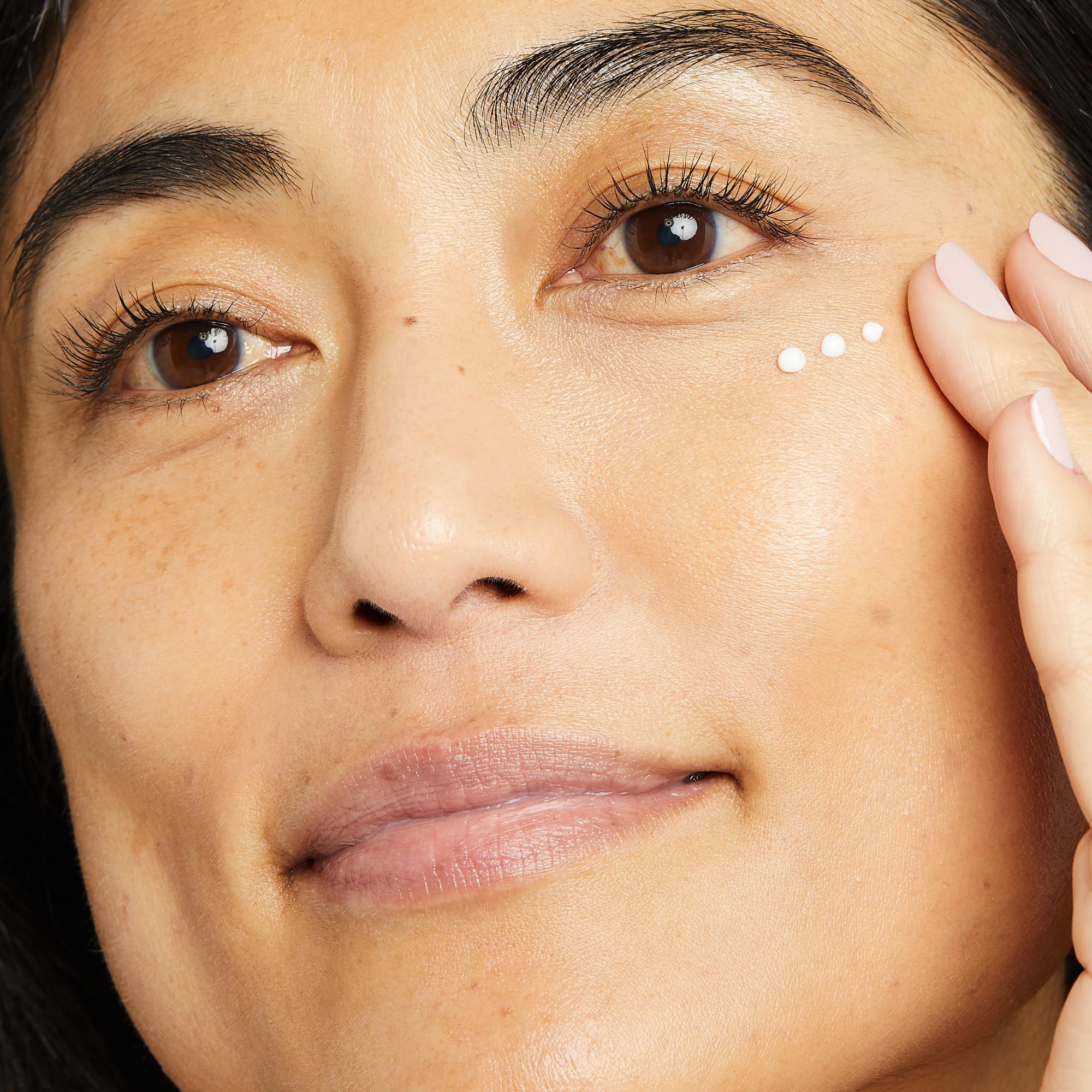 No7 Crème Yeux Hyaluronique Gel d'application, hydratation ciblée.