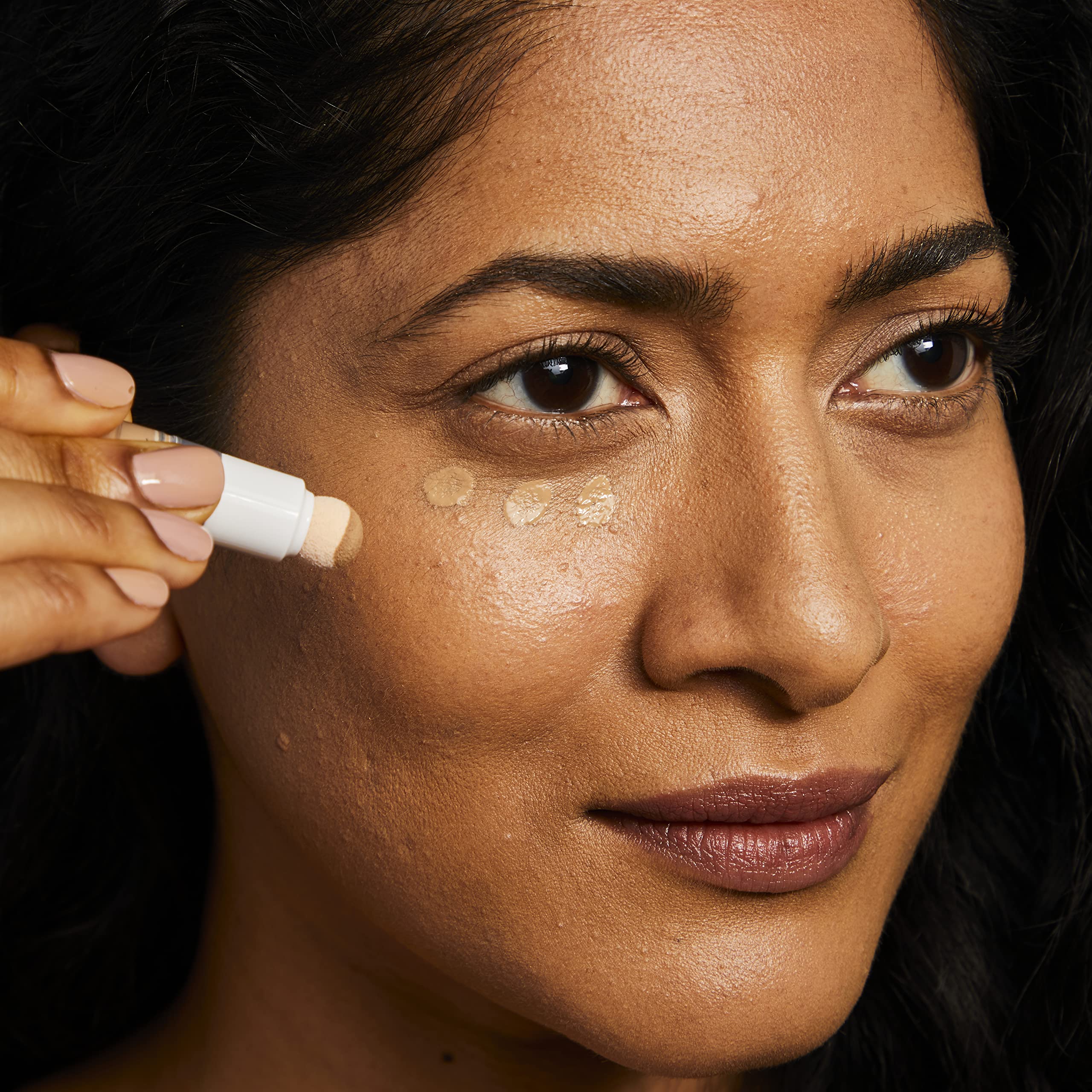 No7 Hydraluminous Concealer teinte 7: s'adapte facilement à diverses carnations.