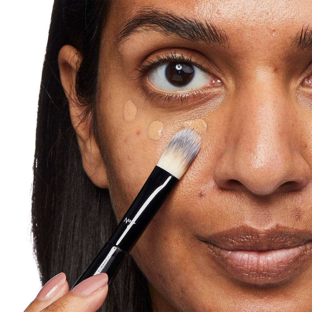 Effet anti-âge et brillance subtile grâce à No7 Lift & Luminate