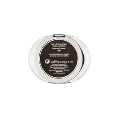 No7 Lift & Luminate: application au pinceau pour une fixation légère et durable.