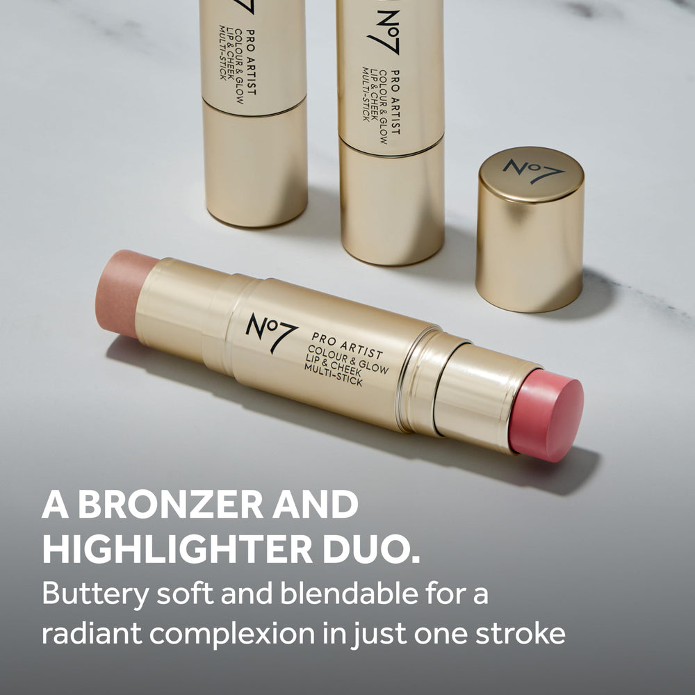 No7 Pro Artist Illuminateur Baton Visage — éclat doux sur les zones clés.