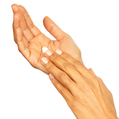 No7 Protect & Perfect, soin cuticules, nourrit et protège les ongles.