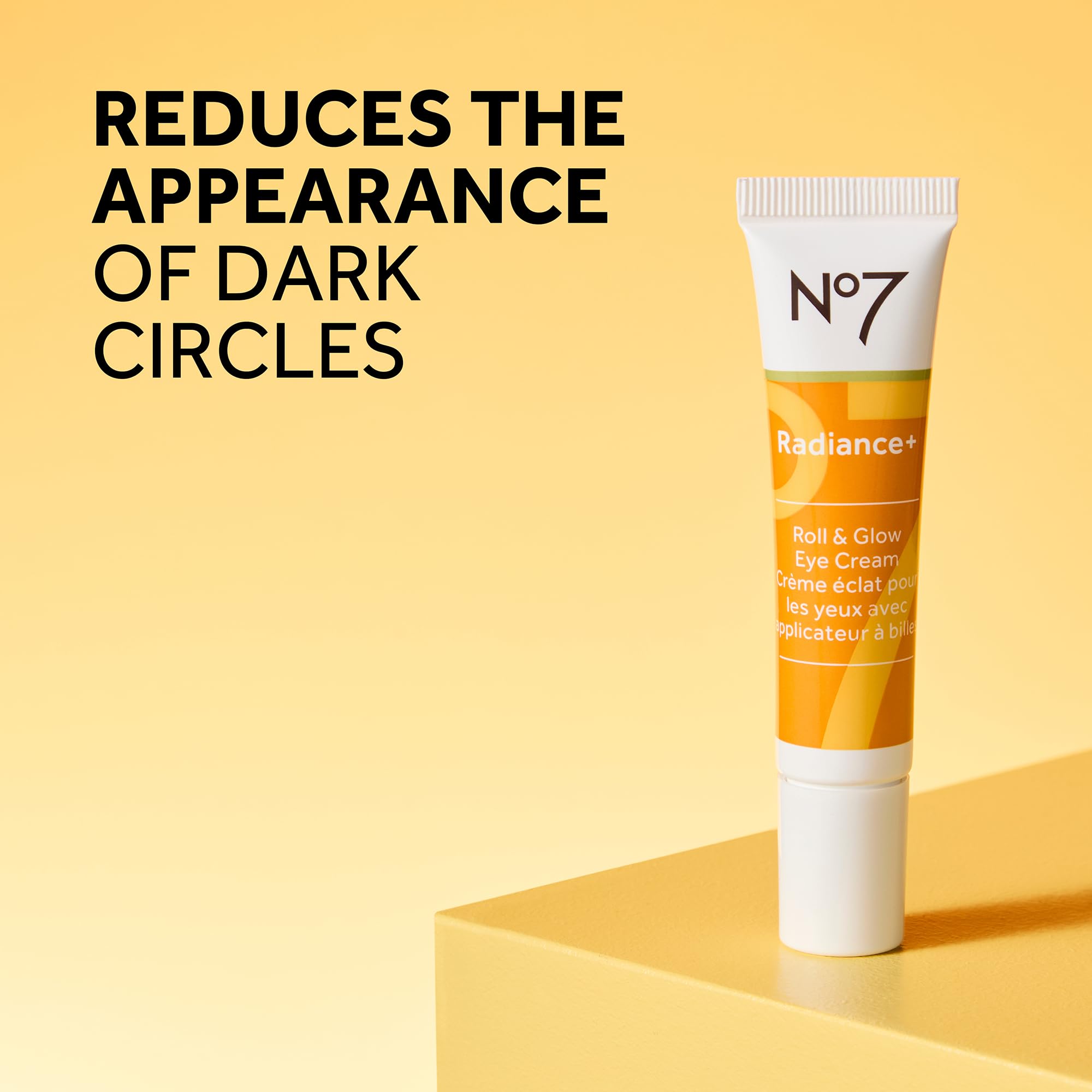 No7 Radiance+ avec vitamine C et caféine pour éclairer les cernes