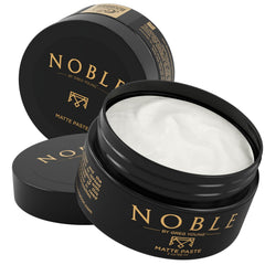 Pâte coiffante matte Noble By Greg Young en bouteille, tenue forte.