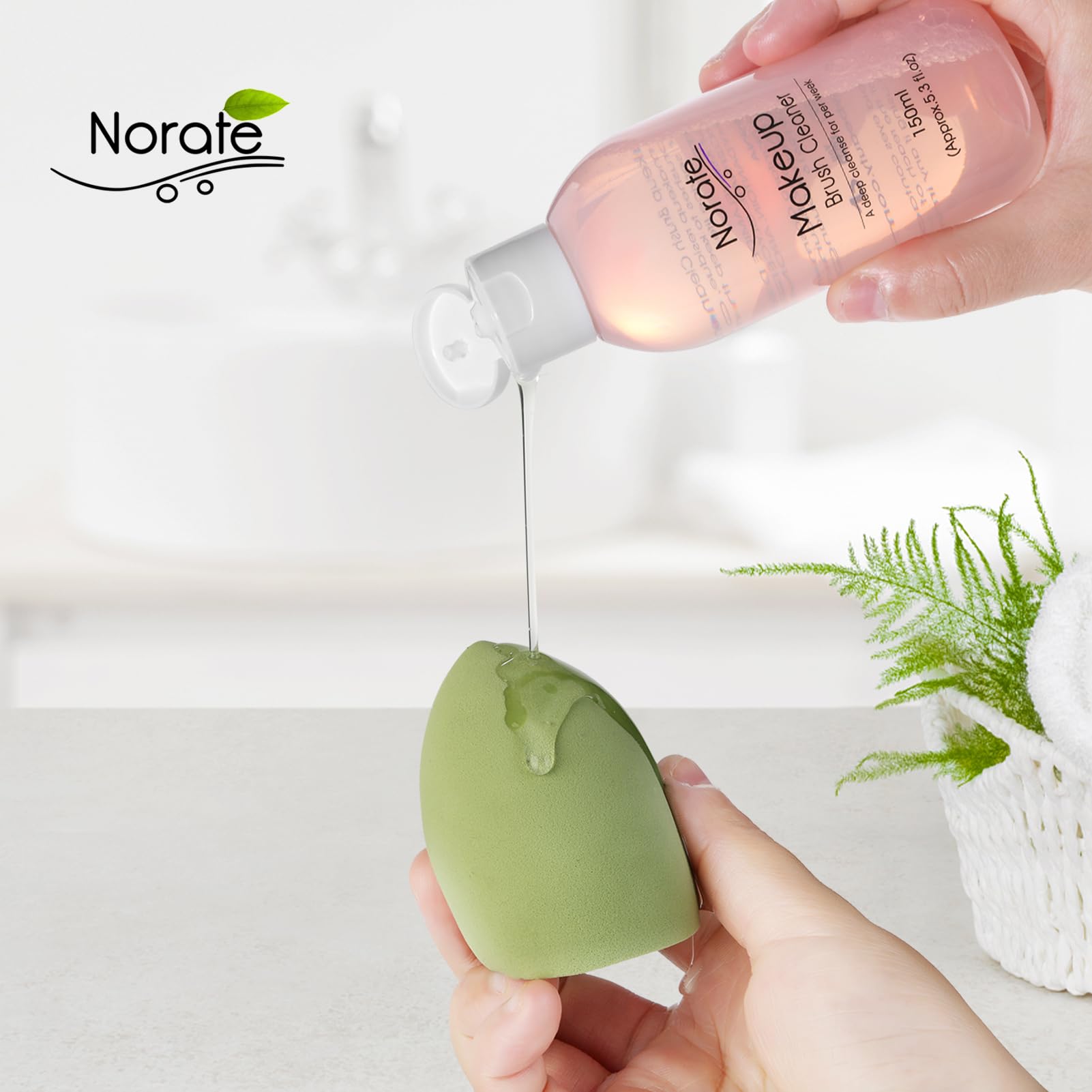 Norate shampoing-brosse-maquillage: formule douce adaptée à toutes les brosses.
