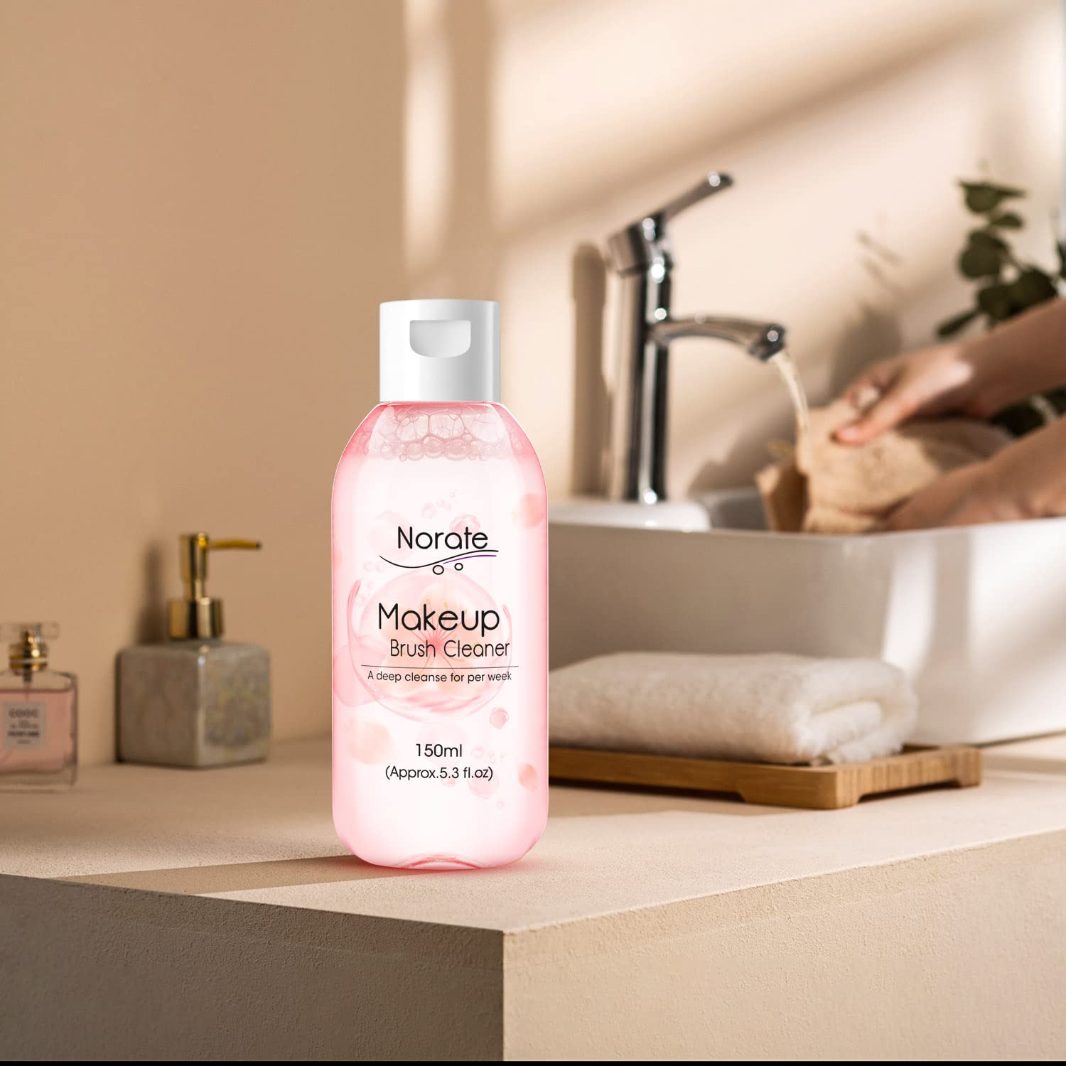 Norate usage-quotidien-brosses: nettoyage régulier qui prolonge la vie des brosses.