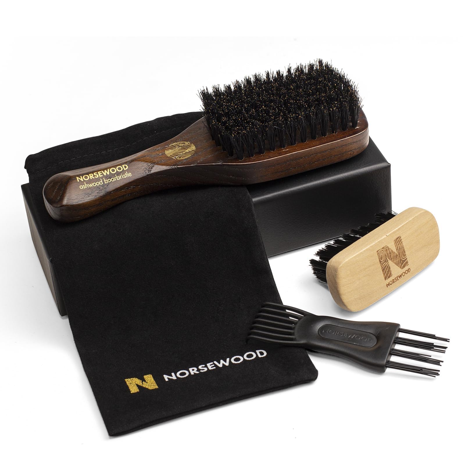 Brosse Norsewood en poils de sanglier, démonstration de brillance naturelle.