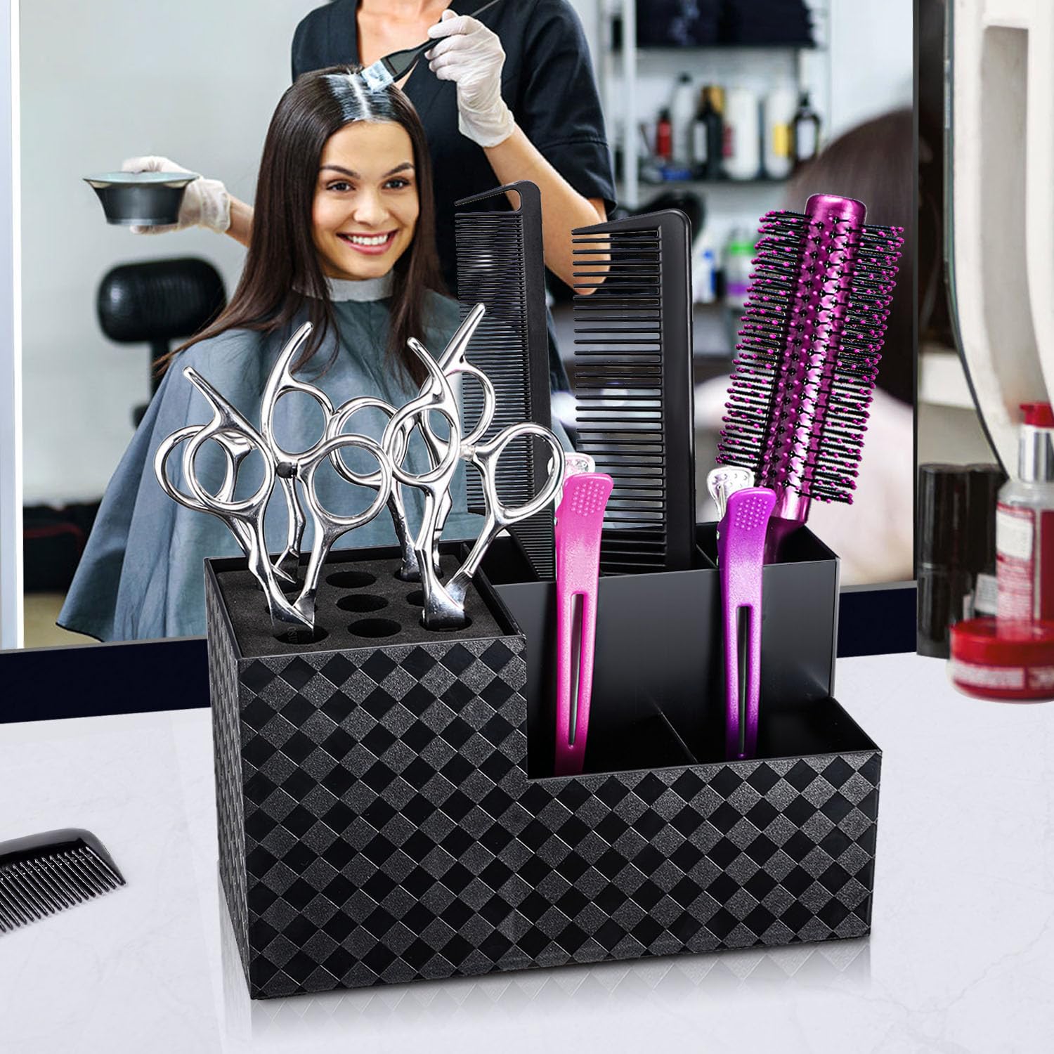 Utilisation en poste salon montrant le rangement rapide des outils