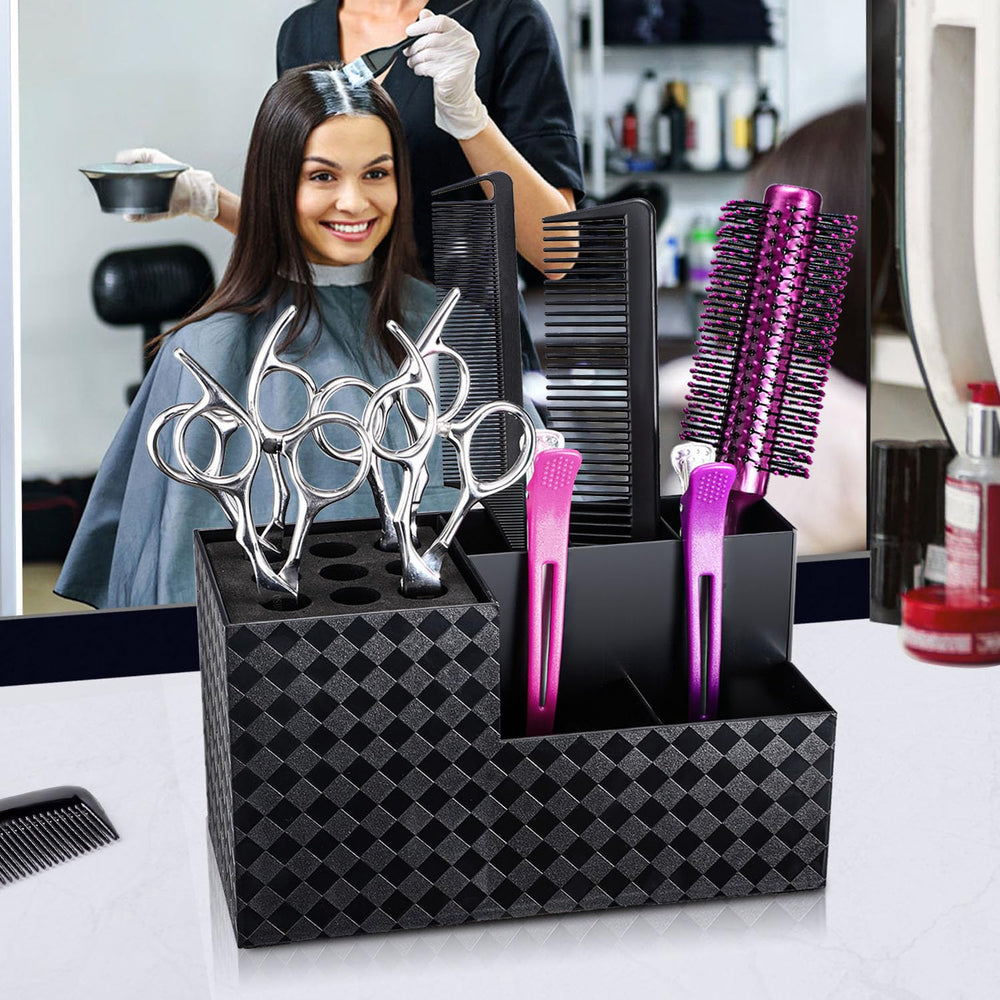 Utilisation en poste salon montrant le rangement rapide des outils
