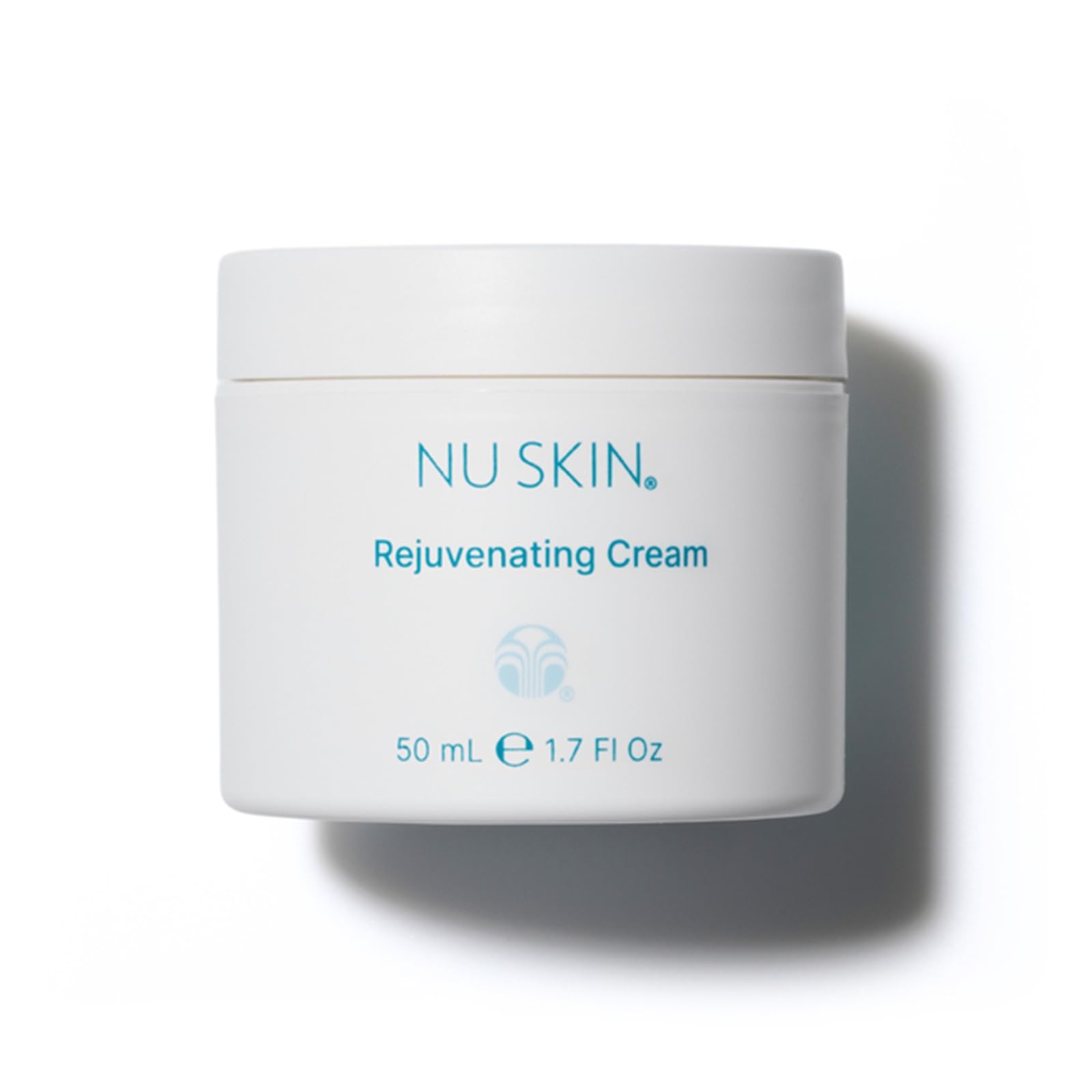 Nu Skin Crème Rajeunissante, pot ouvert montrant texture hydratante et riche.
