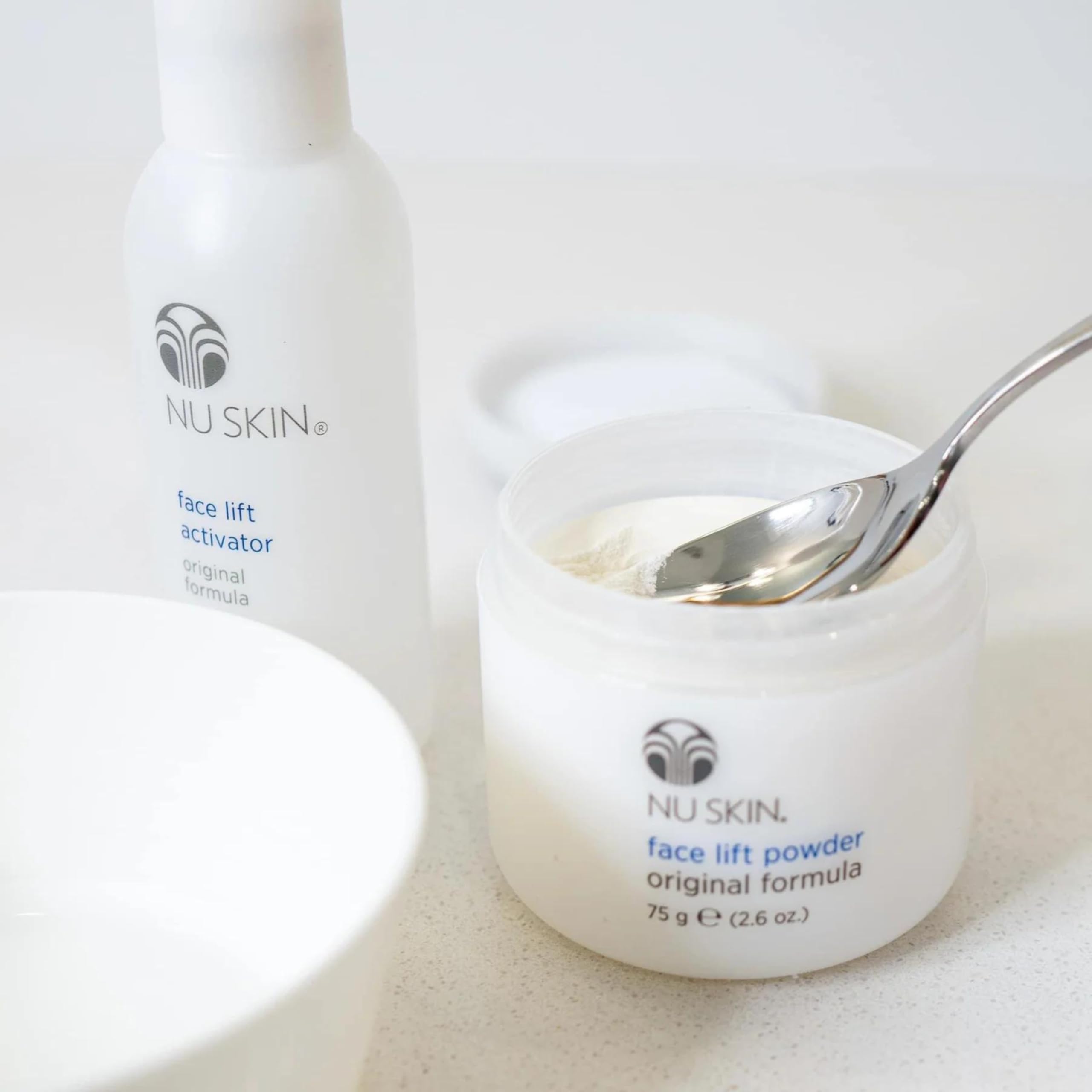 Nu Skin Face Lift avec Activateur, texture peau améliorée et éclat après application.