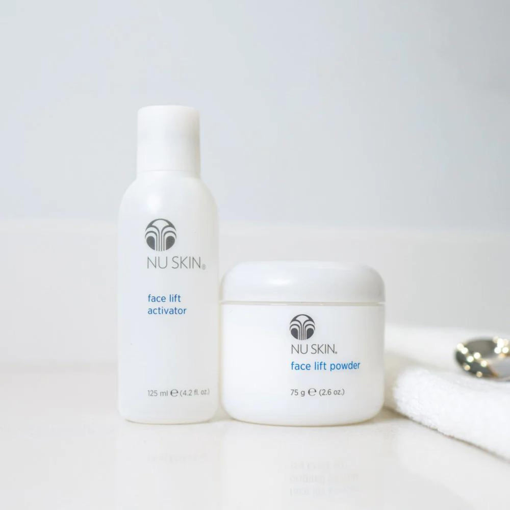 Nu Skin Face Lift avec Activateur, utilisation quotidienne facilitant la fermeté du cou et du contour.