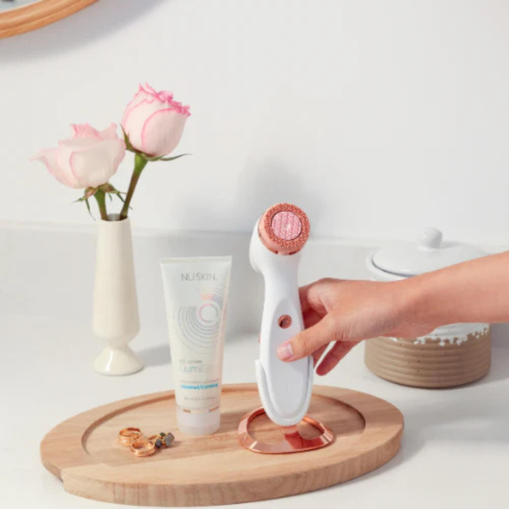 Surface silicone avancée de Nu Skin LumiSpa iO pour douceur et propreté
