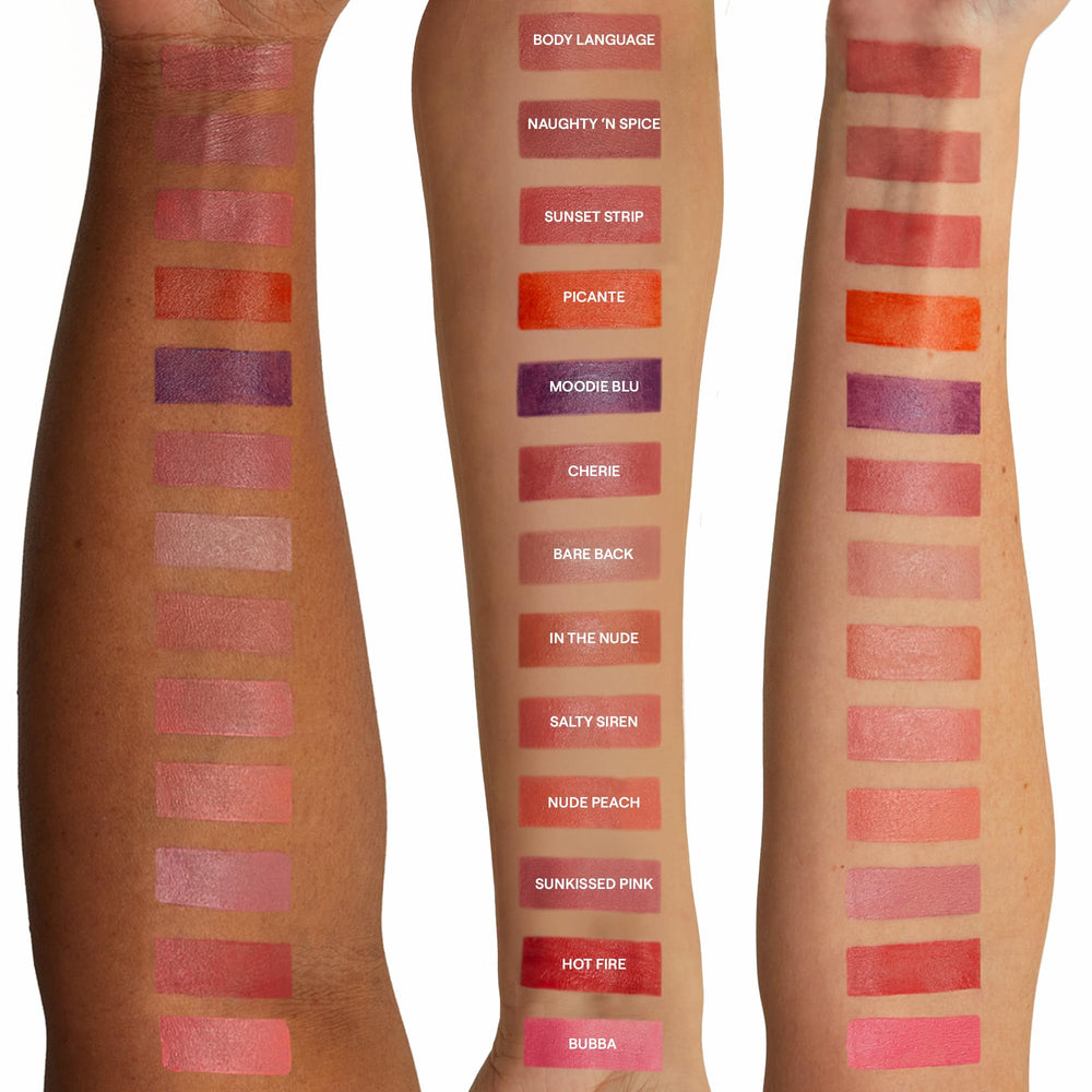 Nudestix Nudies Blush Stick, couleur pêche élégante pour un éclat frais au quotidien.