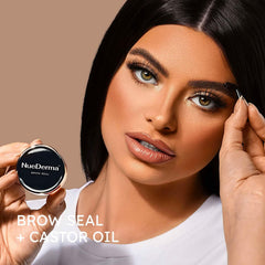Fixation 24h de NueDerma pour des sourcils sans flocage.