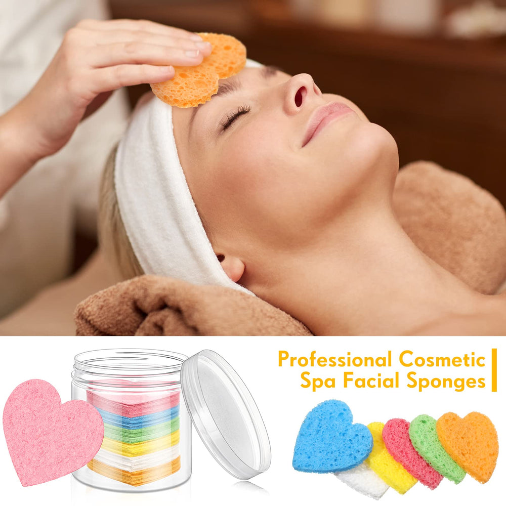 Éponge Nuenen cœur après trempage, trous favorisant l'exfoliation en douceur.
