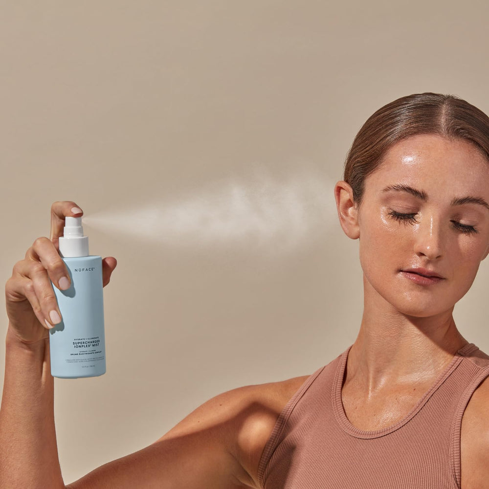NuFACE ingrédients hyaluronique, niacinamide et ceramides nourrissent et renforcent la barrière.
