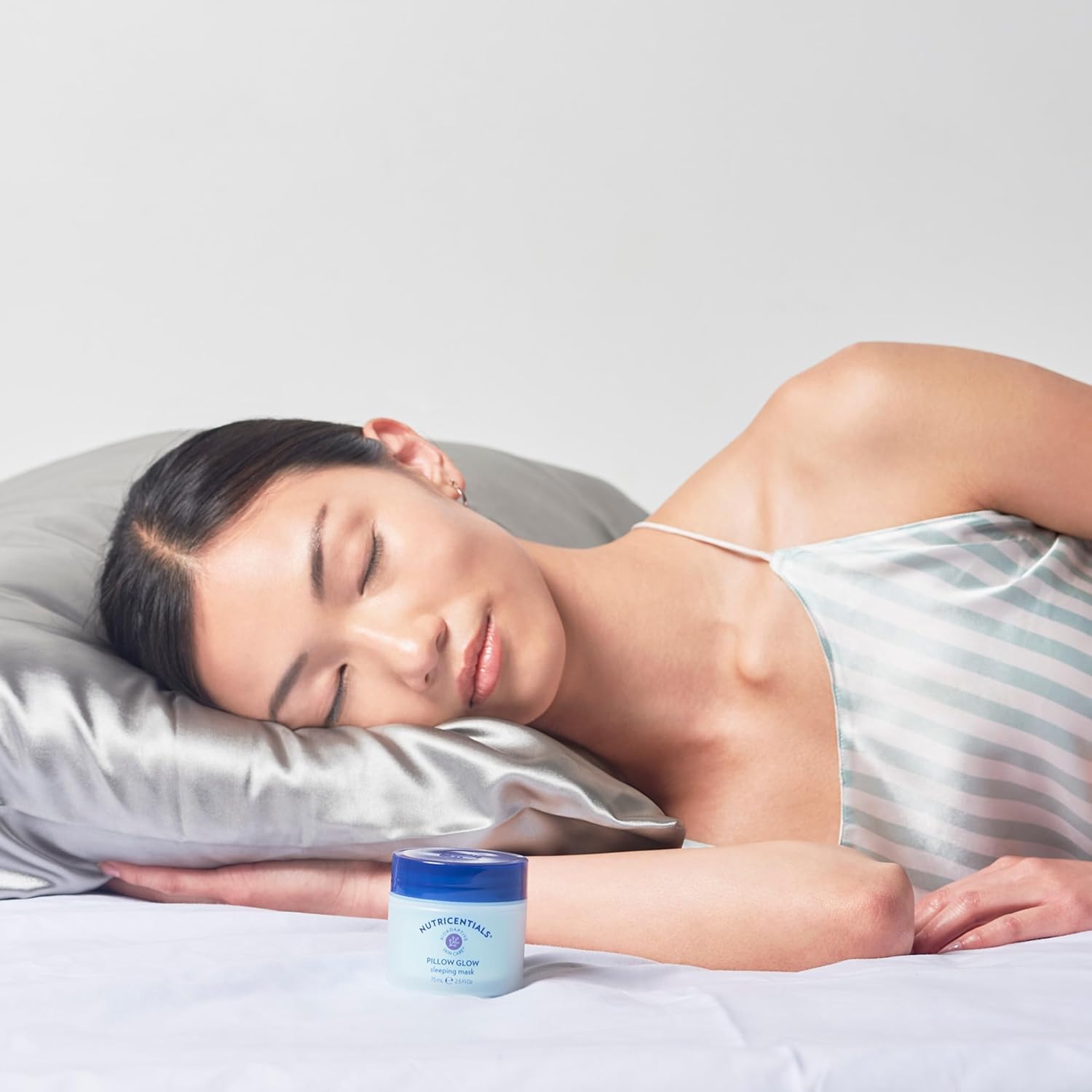 NuSkin Pillow Glow: eau de mer Noimoutier riche en minéraux nourrissants.