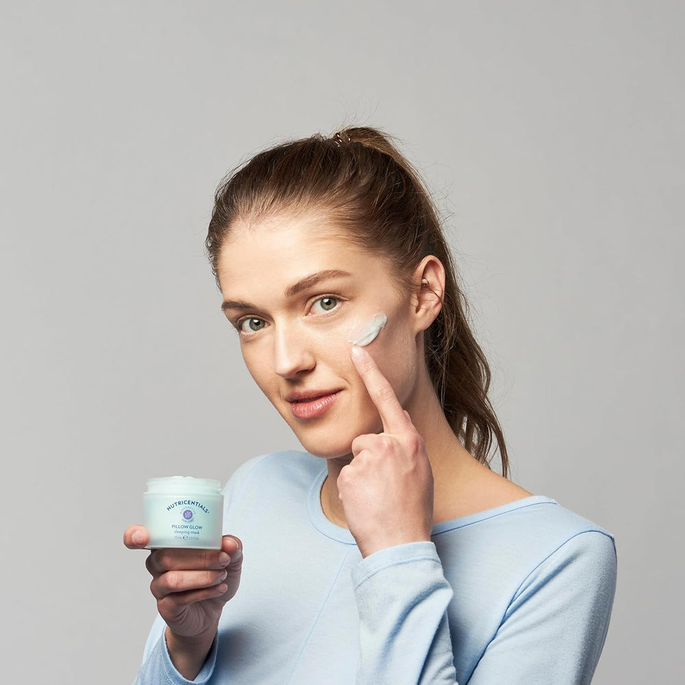 NuSkin Pillow Glow: extrait de pomme apportant une hydratation supplémentaire.