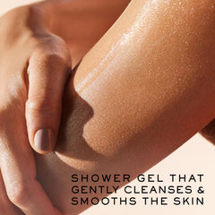 Texture perlée du gel Prodigieux, lavage délicat qui laisse la peau satinée.