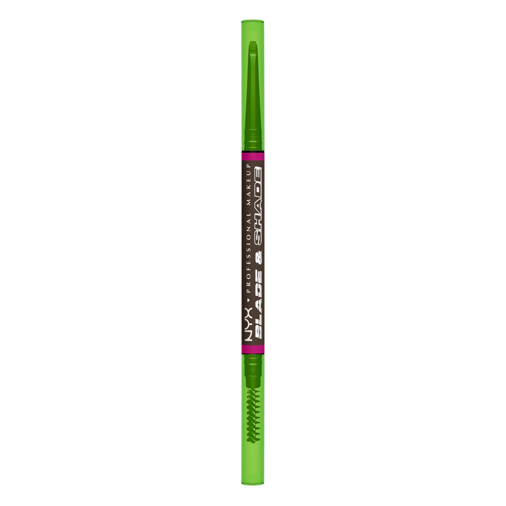 NYX Blade & Shade Sourcils : application du crayon nano pour un trait net.
