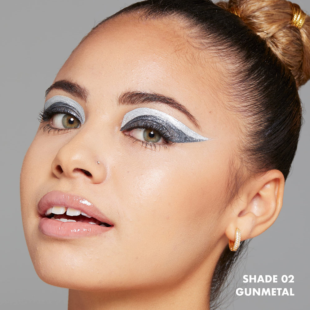 Couleur metallique vive pour regard intense et lumineux.