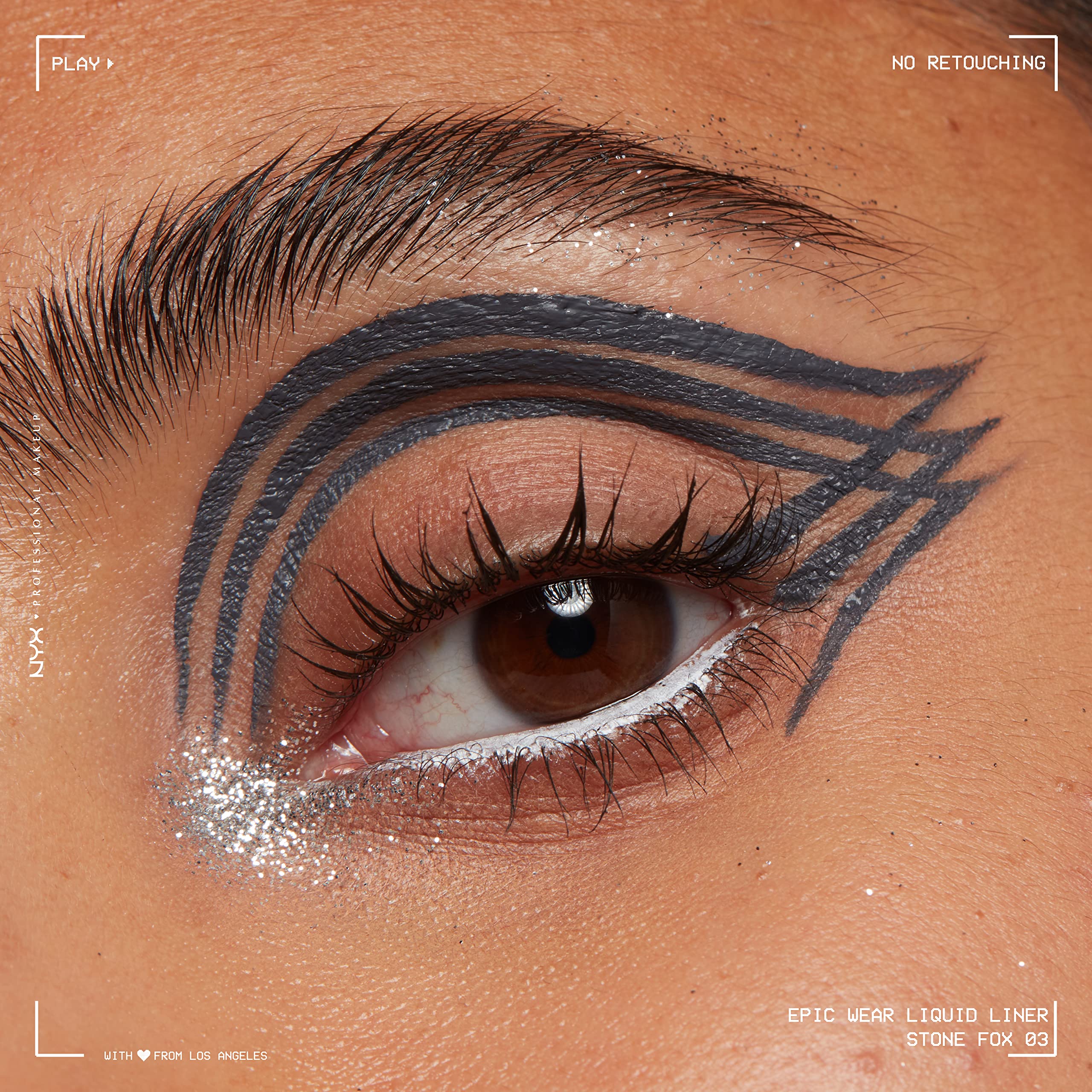 Teintes intenses et mates d’Epic Wear pour un regard graphique.