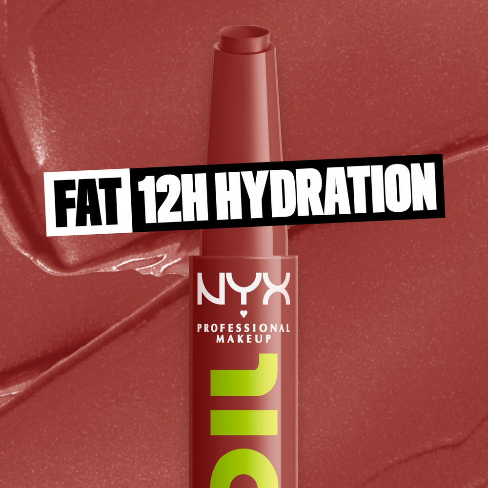 Teinte rose clair sur les lèvres avec fini brillant de NYX