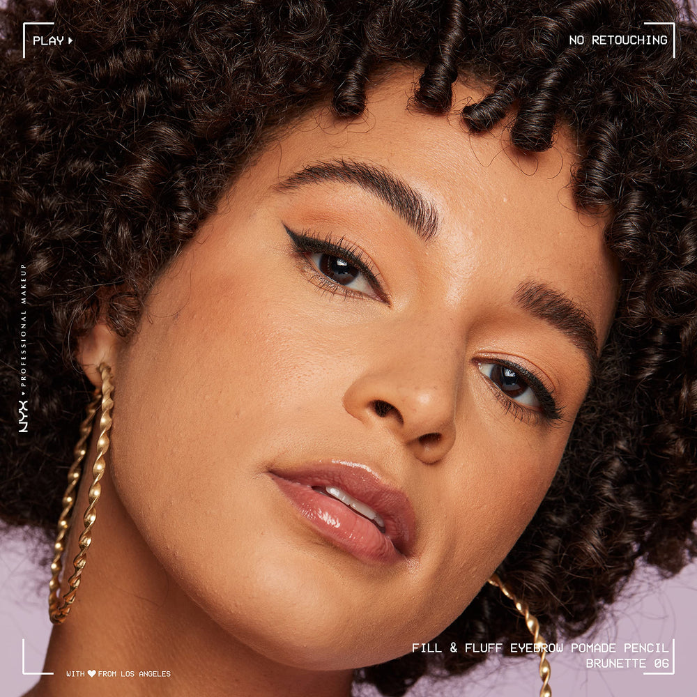 NYX Fill & Fluff Sourcils Brun — prise en main ergonomique pour un dessin précis.