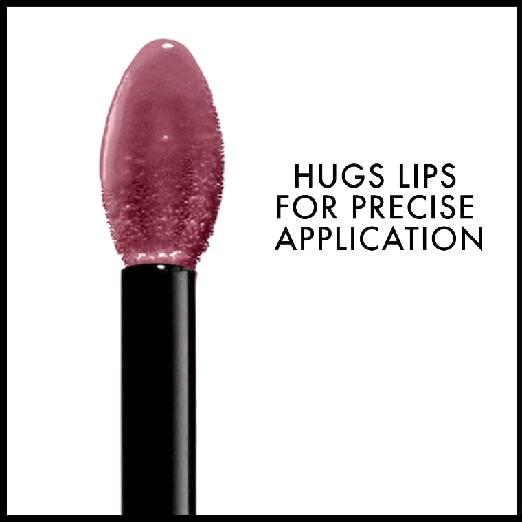Application précise grâce à l'applicateur de NYX Lip Lingerie XXL Matte.