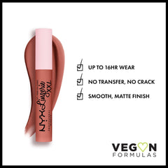 Application précise de NYX Lip Lingerie XXL Matte pour contour durable
