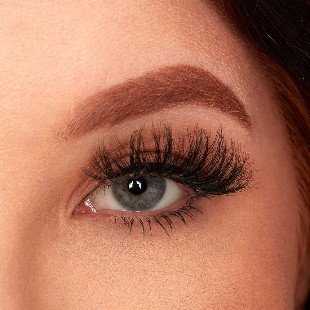 NYX Fill & Fluff affichant la pigmentation mate et naturelle.